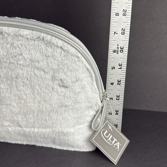 Ulta Beauty ☀️‎ fuzzy plush grey large makeup bag NWT - Picture 3 of 5
